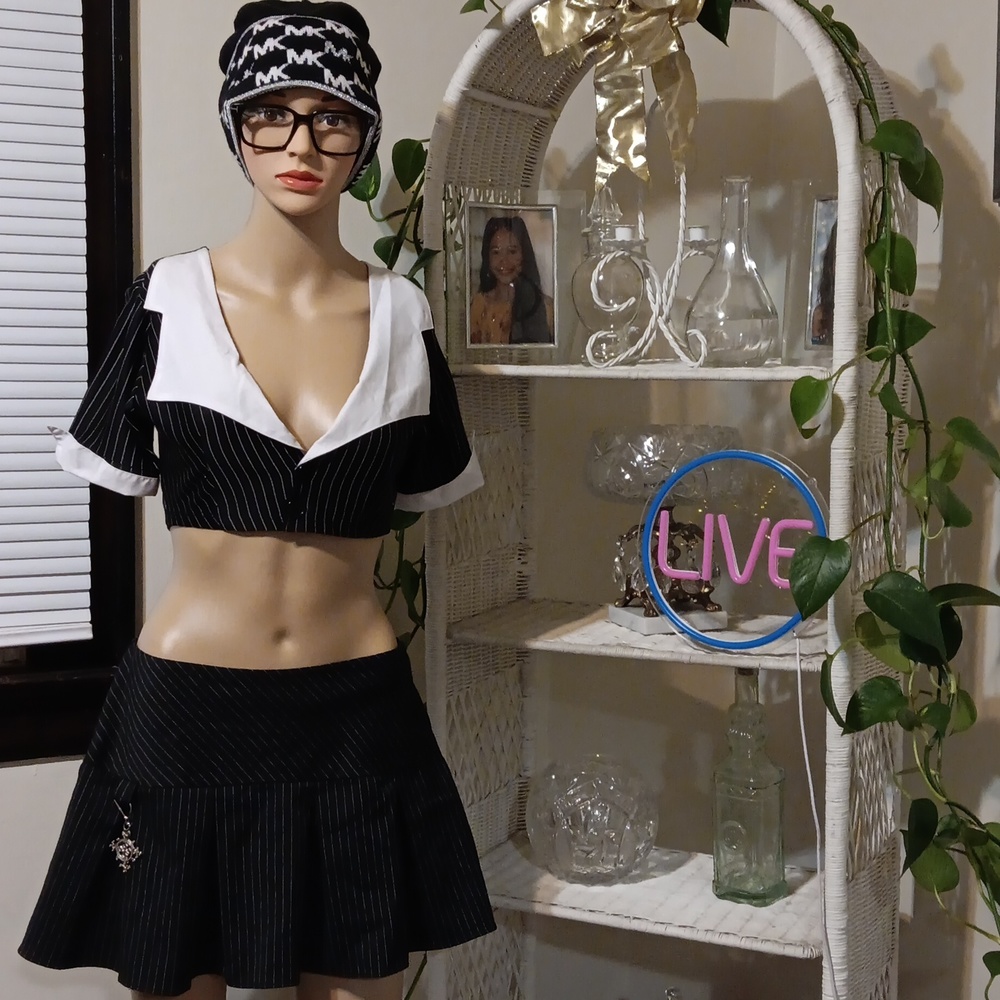 EUC Leg Avenue Womens Schoolgirl S/M Lingerie/Dance Black/White Pinstripe